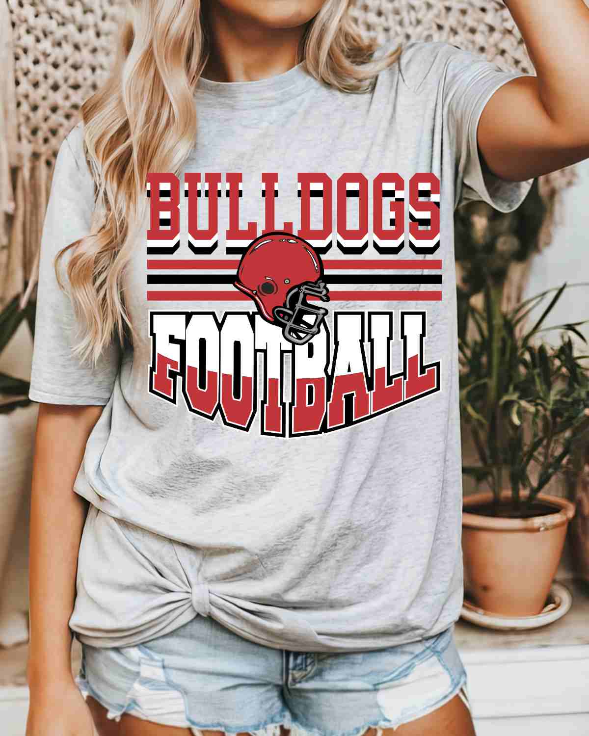 Bulldogs Football Helmet in the Middle DTF Transfer