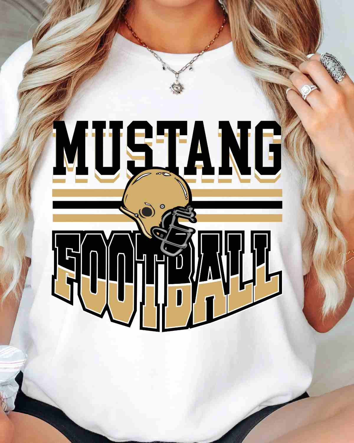 Mustang Football Helmet in middle DTF Transfer